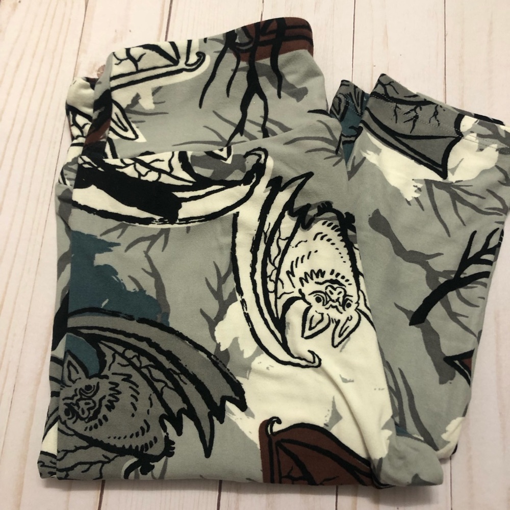 Lularoe OS halloween bat leggings NWOT